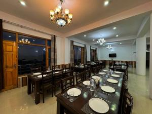 Restaurace v ubytování Hawk Eye Resort