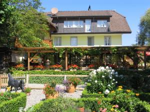 Vrt pred nastanitvijo Wirtshaus Rütihof