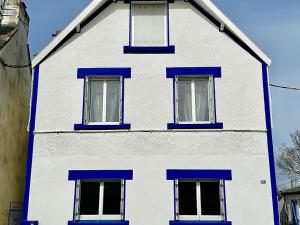 Fotografia z galérie ubytovania Charmante Maison Familiale à 4 Min de la Plage avec Jardin et Parking Privé - FR-1-714-4 v destinácii Moëlan-sur-Mer