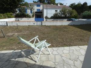 Vonkajšia záhrada v ubytovaní Maison plain-pied proche plage avec jardin clos - 5 pers - FR-1-540-262