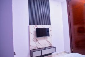 Afbeelding uit fotogalerij van 4 Bedroom Terraced Duplex for Airbnb Short Stay in Ikeja in Ikeja