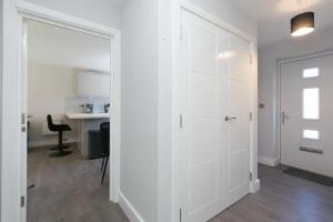 Фотография из галереи Stunning 2 Bedroom Apartment in Wallasey в городе Уолласи
