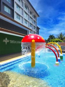 Bazén v ubytování Raia Inn Penang nebo v jeho okolí