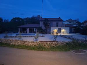 Budova, kde se vila nachází