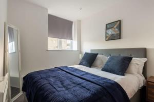 Cama ou camas em um quarto em Lovely Compact 1 Bed Apartment in Leeds