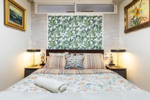 Ένα ή περισσότερα κρεβάτια σε δωμάτιο στο Beachfront Private Apartment in Pueblo Torviscas Sunset Harbour +56 φωτογραφίες