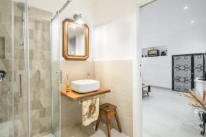 Koupelna v ubytování Casa nel cuore di Radicondoli + 17 fotografií