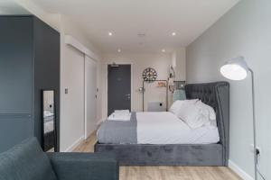 Легло или легла в стая в Contemporary Manchester Studio Near Old Trafford