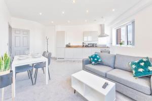 Un lugar para sentarse en Modern 2 Bedroom Apartment Central Wolverhampton