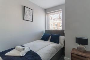 Postel nebo postele na pokoji v ubytování Modern Convenient 2 Bedroom Apartment in Liverpool