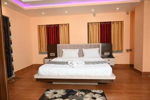 Fotografie z fotogalerie ubytování Hotel Tulusi Inn ! Bolpur, Shantiniketan v destinaci Bolpur + 28 fotografií