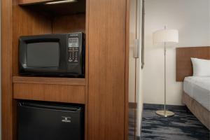 Postel nebo postele na pokoji v ubytování Fairfield Inn & Suites by Marriott Ithaca
