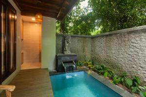 Bazén v ubytování Teba Suci Suite and Villas nebo v jeho okolí