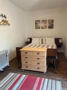 Postel nebo postele na pokoji v ubytování La Petite Maison Rustique + 36 fotografií