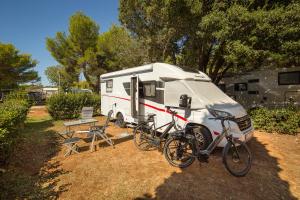 罗维尼Maistra Camping Polari Pitches的相册照片