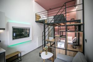 Ένα ή περισσότερα κρεβάτια σε δωμάτιο στο Meteora Loft Apartments 2
