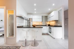 Kuchnia lub aneks kuchenny w obiekcie Sol y Paz 3, Nice apartment with great location