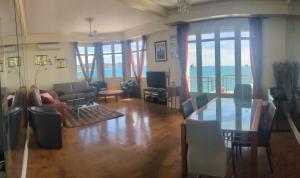 Et sittehjørne på LE MIRAGE, SEA FRONT view, 3 bedrooms, 100m