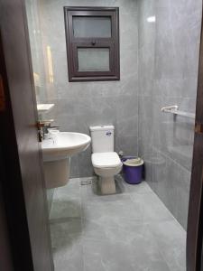 Vonios kambarys apgyvendinimo įstaigoje شاليهات فندقيه منتجع Porto said