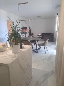 Fotografia z galérie ubytovania Apartment Maris v destinácii Podstrana + 34 fotografií