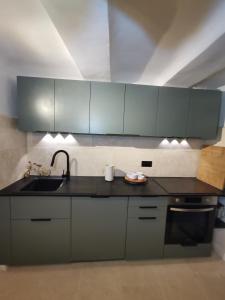 Kuchyň nebo kuchyňský kout v ubytování Appartement centre historique Aix en Provence, Place RAMUS + 6 fotografií