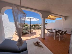 Balkón alebo terasa v ubytovaní Casa Harmonia mit großer Sonnenterrasse und Meerblick in Top Lage