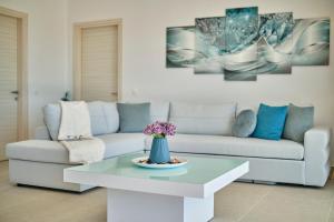 Posedenie v ubytovaní Lefkimmiatis Villas Corfu