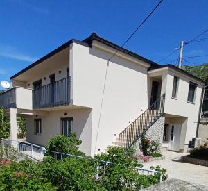 Budova, kde se apartmán nachází