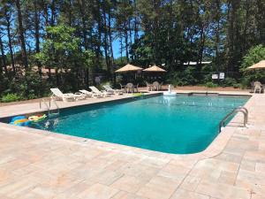 Bazén v ubytování Private Association Pool Great Location nebo v jeho okolí