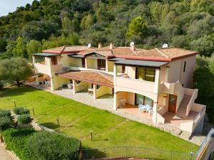 an aerial view of a house with a yard at LE DOMUS DE CHIA_Tipo A in Chia