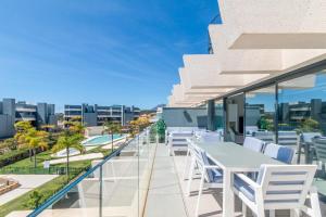 A balcony or terrace at Oasis 325 First Floor