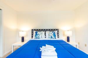 Ένα ή περισσότερα κρεβάτια σε δωμάτιο στο Exclusive Neighborhood 1 2 mi from Jackknife Beach +25 φωτογραφίες