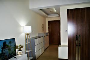 TV a/nebo společenská místnost v ubytování Studio Apartment - Cozy, Very Accessible and so near to Train Station