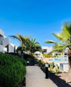 The swimming pool at or close to CASA MIRABEL