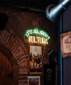 Certifikát, hodnocení, plakát nebo jiný dokument vystavený v ubytování Kultura Hostel
