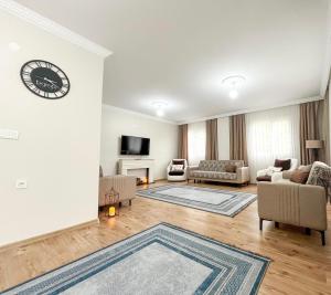 Posezení v ubytování Doğadaki Büyük Eviniz Suit Apart 2+1