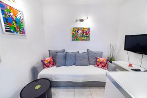 Televízia a/alebo spoločenská miestnosť v ubytovaní Apartment Happy in Split center 10 min walk from Bačvice beach