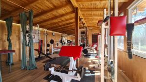 Fitness centrum a/nebo fitness zařízení v ubytování Odmaraliste Kod Miće Apartman 4