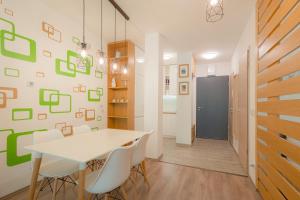 Fotografie z fotogalerie ubytování LIDO Apartmanok By BLTN Balatonlelle v destinaci Balatonlelle + 21 fotografií
