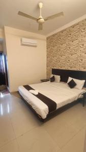 Gallery image of HOTELSHIRDI CRYSTAL in Hyderabad