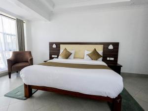 Łóżko lub łóżka w pokoju w obiekcie The Grand Rocks Hotel Limited