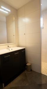 Ένα μπάνιο στο Appartement Simon - Les Deux Palmiers +10 φωτογραφίες