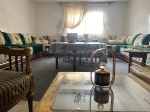 Posezení v ubytování Annour Luxurious & Large apartment in Oujda Centre