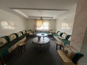 Posezení v ubytování Annour Luxurious & Large apartment in Oujda Centre