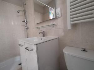 Kúpeľňa v ubytovaní Latre frères Location