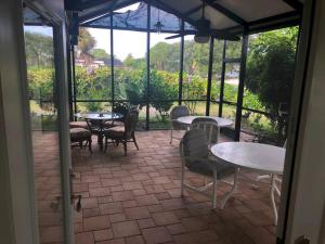 Μπαλκόνι ή βεράντα στο Waterfront! JACuZZI and Beach FUN nearby! EZ shops