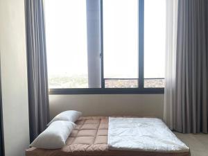 Postel nebo postele na pokoji v ubytování 2512 Siamese 87 2 bed apartment素坤逸 BTS On Nut LOFT 两房