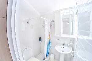 A bathroom at The Mardim Villa