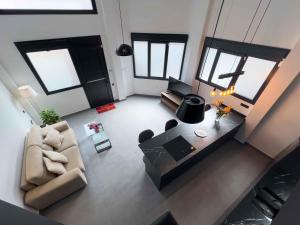 an overhead view of a living room with a couch at Loft Rambla in Santa Cruz de Tenerife