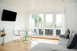 Gallery image of Crystal apartments in Croydon